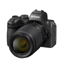 Nikon Z50II con obiettivi 16-50 DX e 50-250 DX + SDXC 128GB