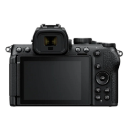 Nikon Z50II + obiettivo 18-140 DX + SDXC 128GB