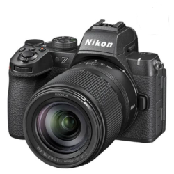 Nikon Z50II + obiettivo 18-140 DX + SDXC 128GB