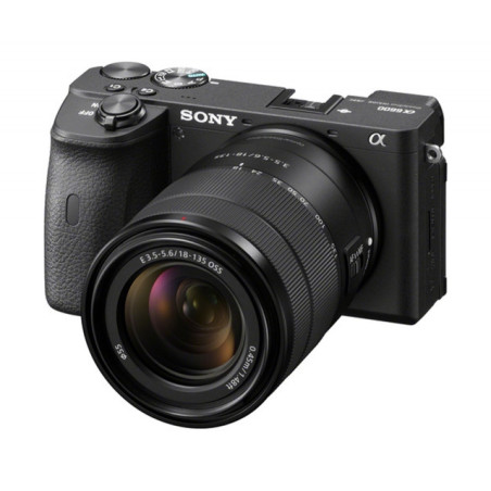 Fotocamera Sony Alpha 6600 premium con APS-C e attacco E con obiettivo 16-135mm