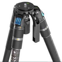 SIRUI SVS75 tripod in carbon fiber with SVH15 head. Stable, lightweight, and precise for professional video productions.