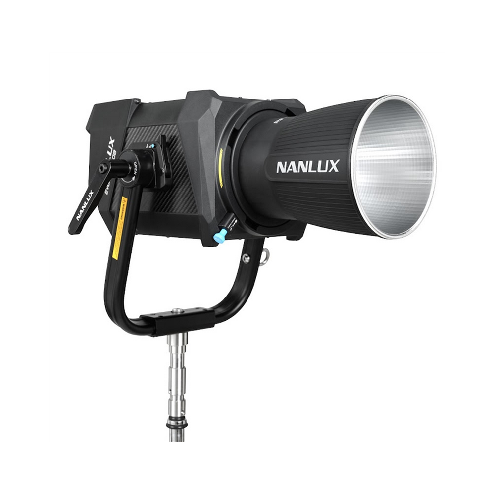 Nanlux Evoke 1200B luce led + Fresnel YK e flight case - Manco.it